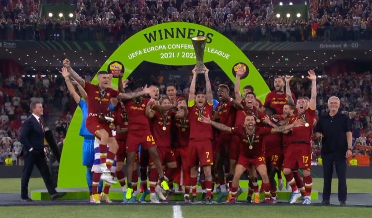最让你感动的胜利是？穆里尼奥：不是夺欧冠，而是率罗马夺欧会杯